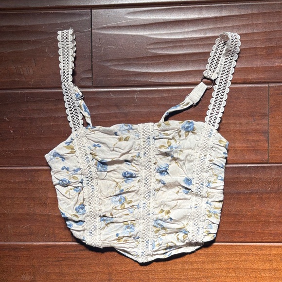 Tops - Floral Lace-Trim Cropped Tank Top - Cream & Blue